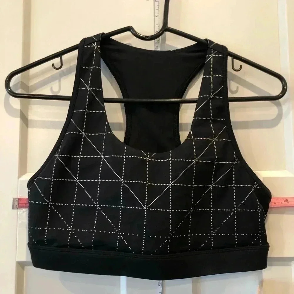 Fabletics Trinity Medium Impact,Racerback detail,scoop neck geo print sports bra